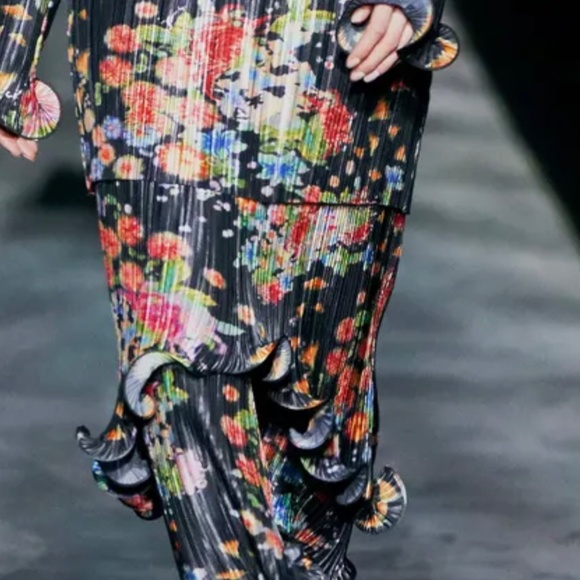 Givenchy NWT Medi Pleated Tiered Multi Color Skirt 6 - Picture 2 of 9